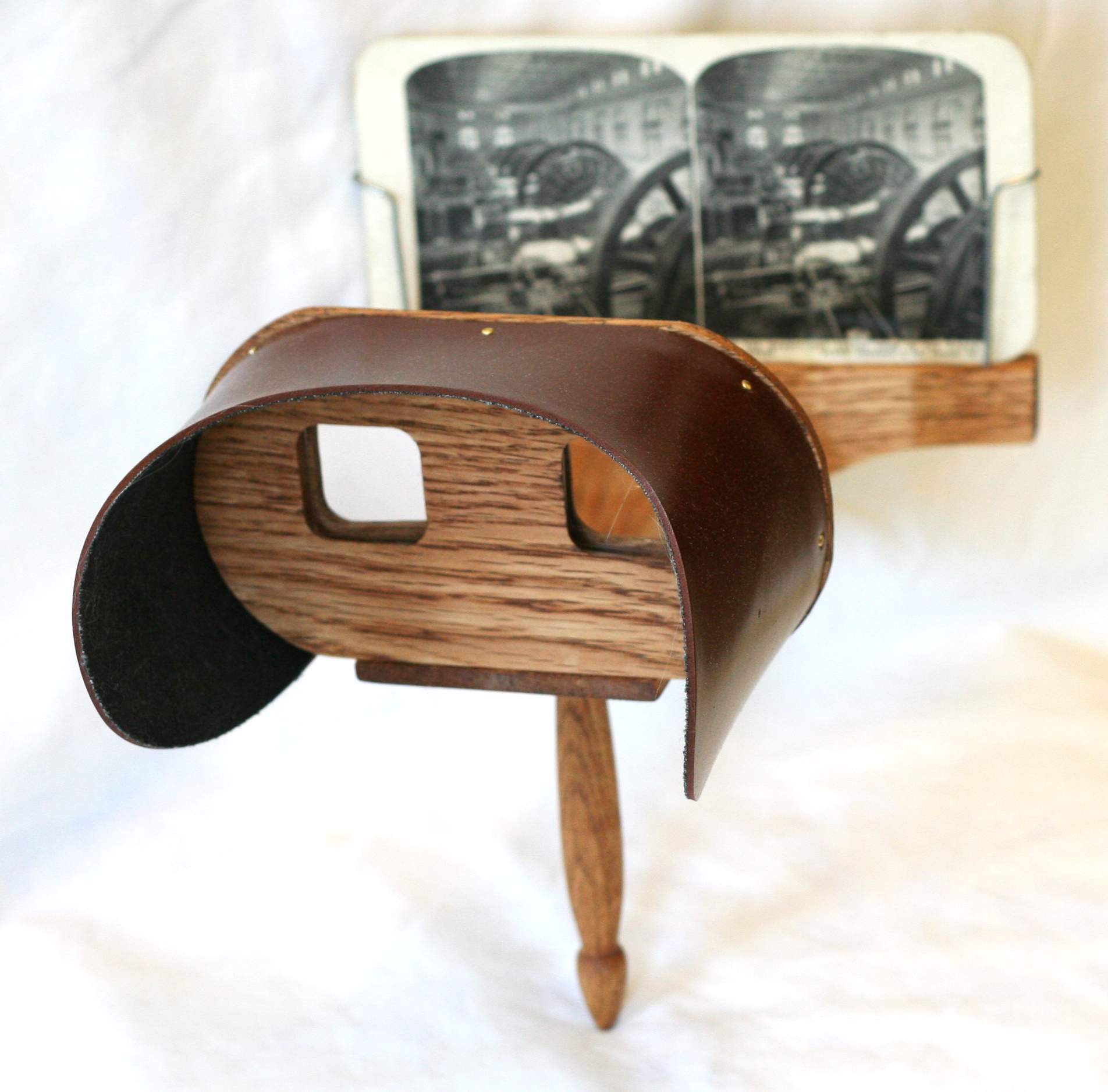 An image of the classic stereoscope